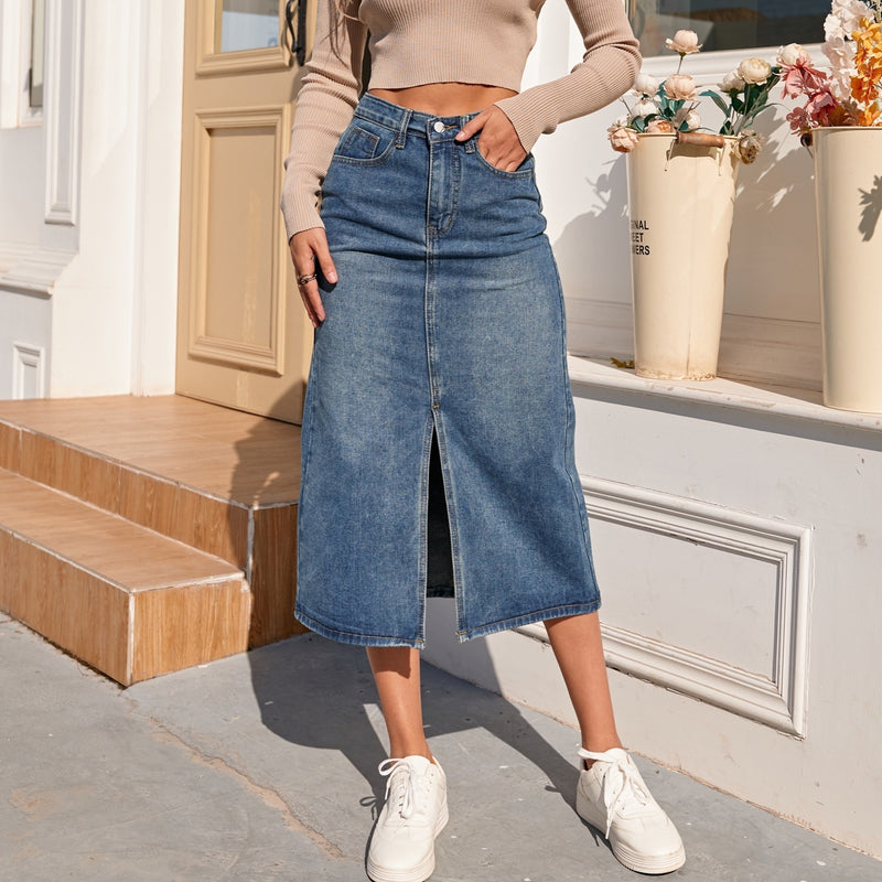 As saias jeans estão em alta: veja como usar as peças se você já passou dos  50, com looks modernos e elegantes – Nova Mulher